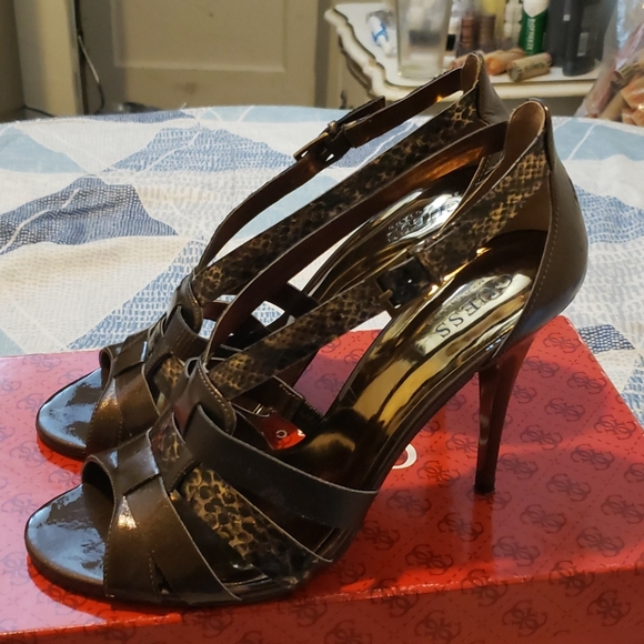 Guess Heels - Picture 3 of 8